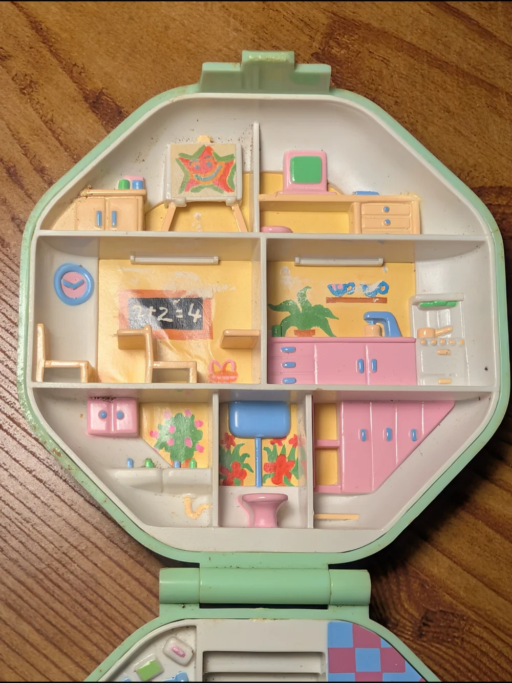 Vintage Polly Pocket Polly's School-Green Compact 1990 Bluebird